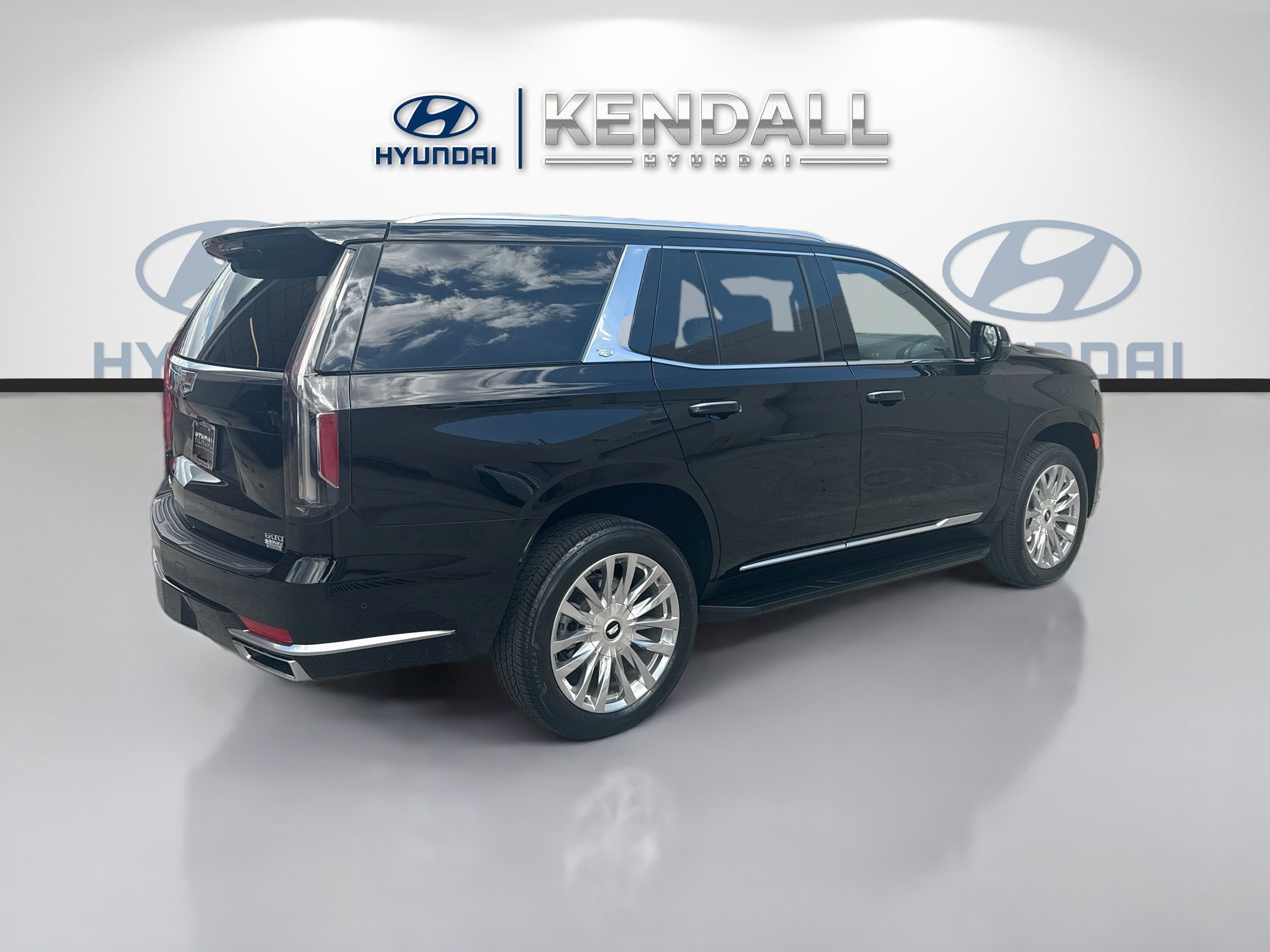 Used 2023 Cadillac Escalade Premium Luxury AWD/4WD image 6