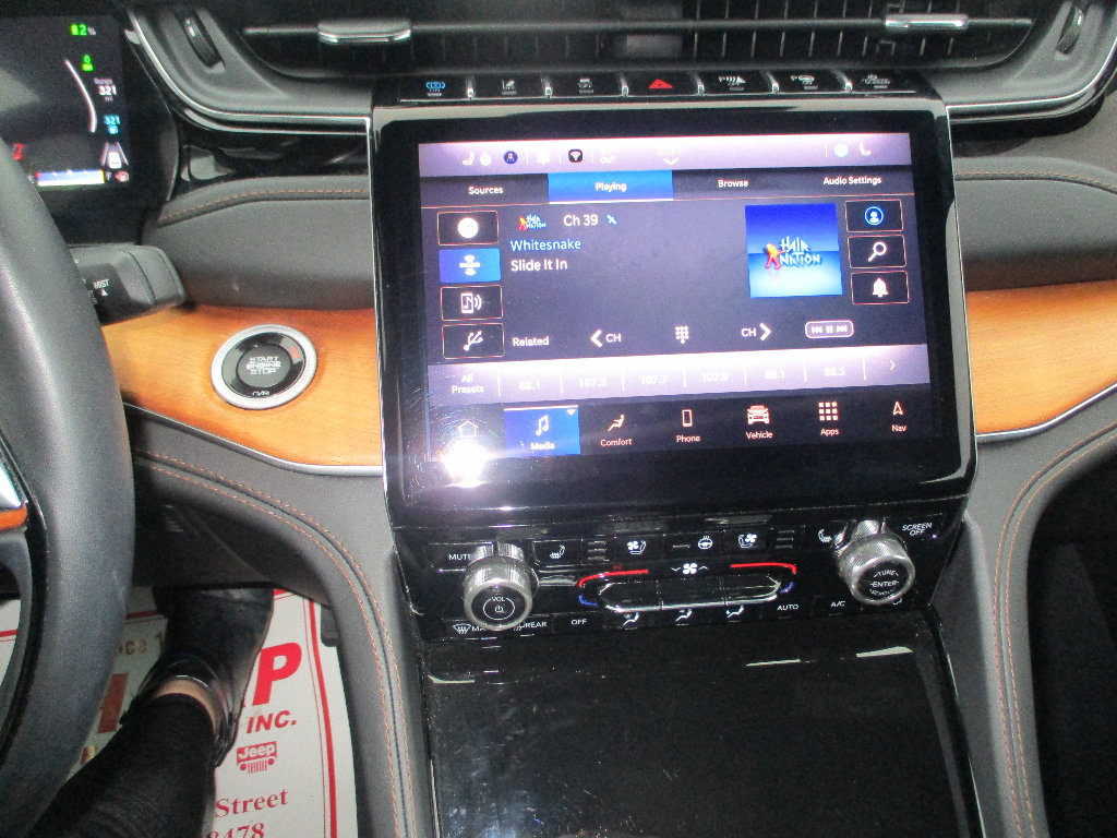 Certified 2023 Jeep Grand Cherokee Summit image 5