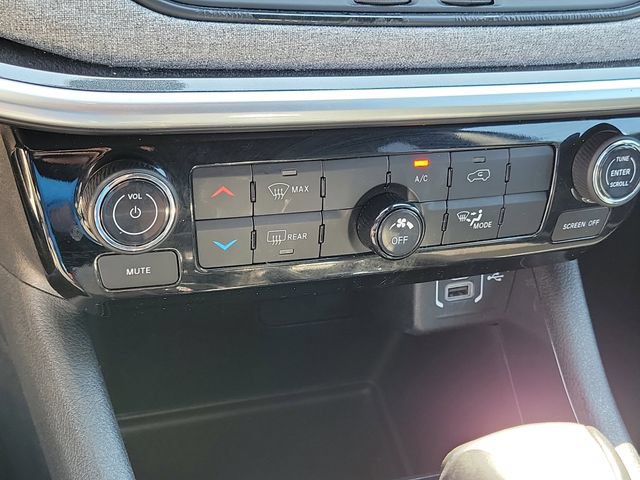 Used 2024 Jeep Compass Latitude AWD/4WD image 16
