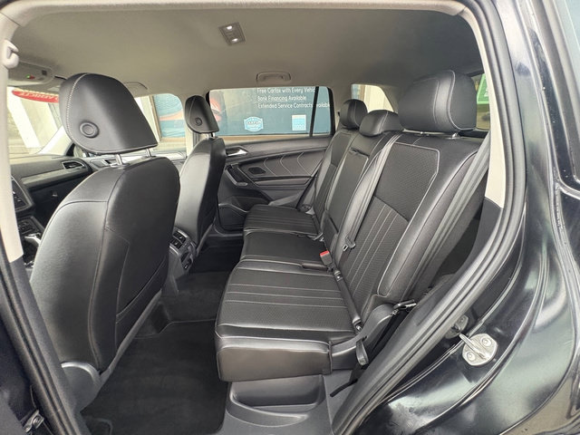 Used 2024 Volkswagen Tiguan SE AWD/4WD image 16