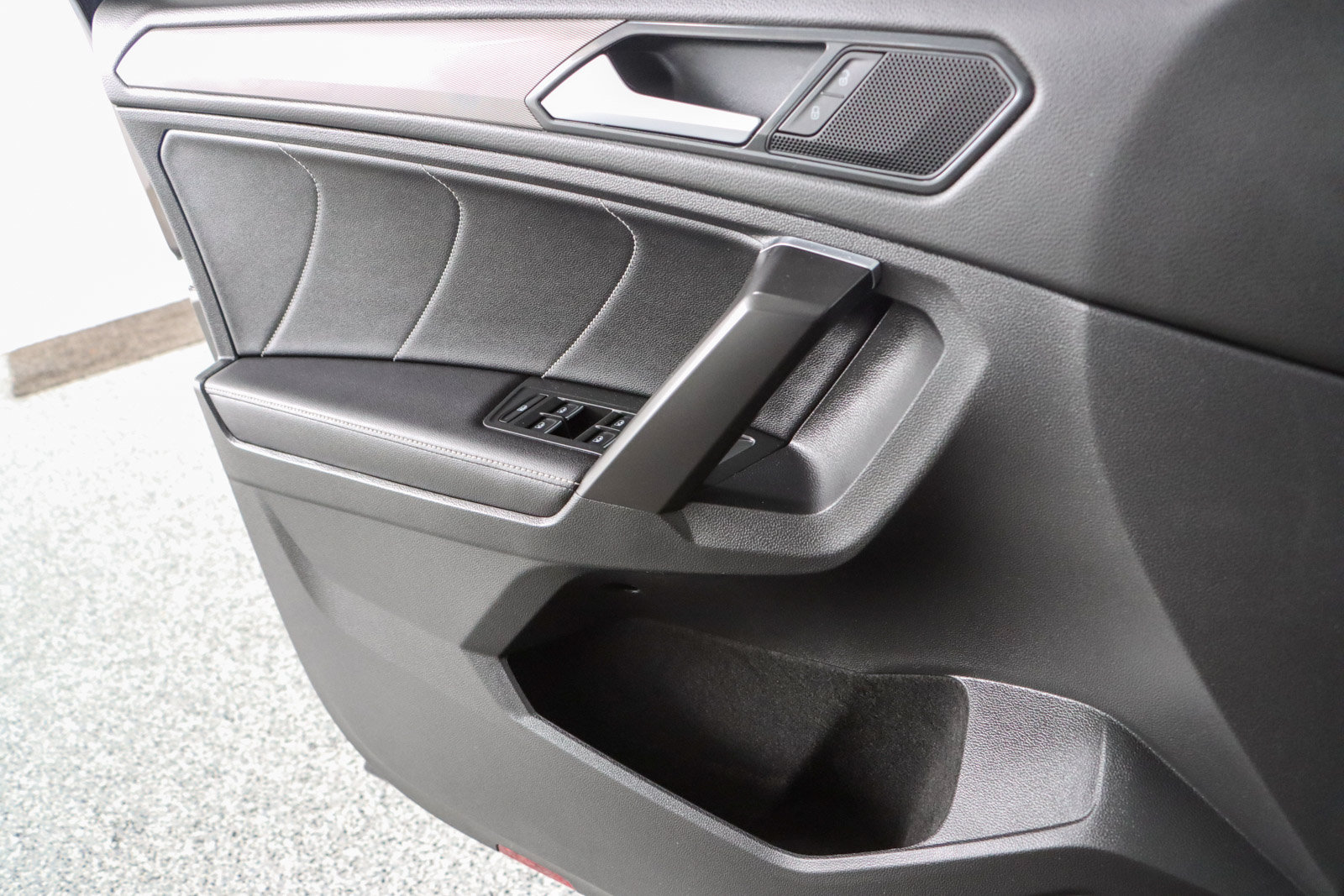 Used 2023 Volkswagen Tiguan SE FWD image 21