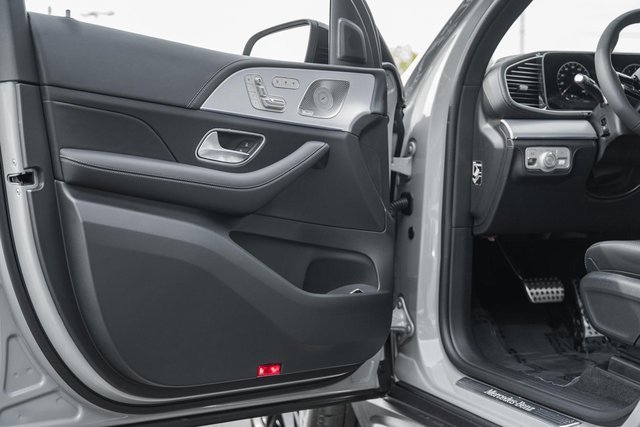 New 2026 Mercedes-Benz GLS 580 4MATIC image 35