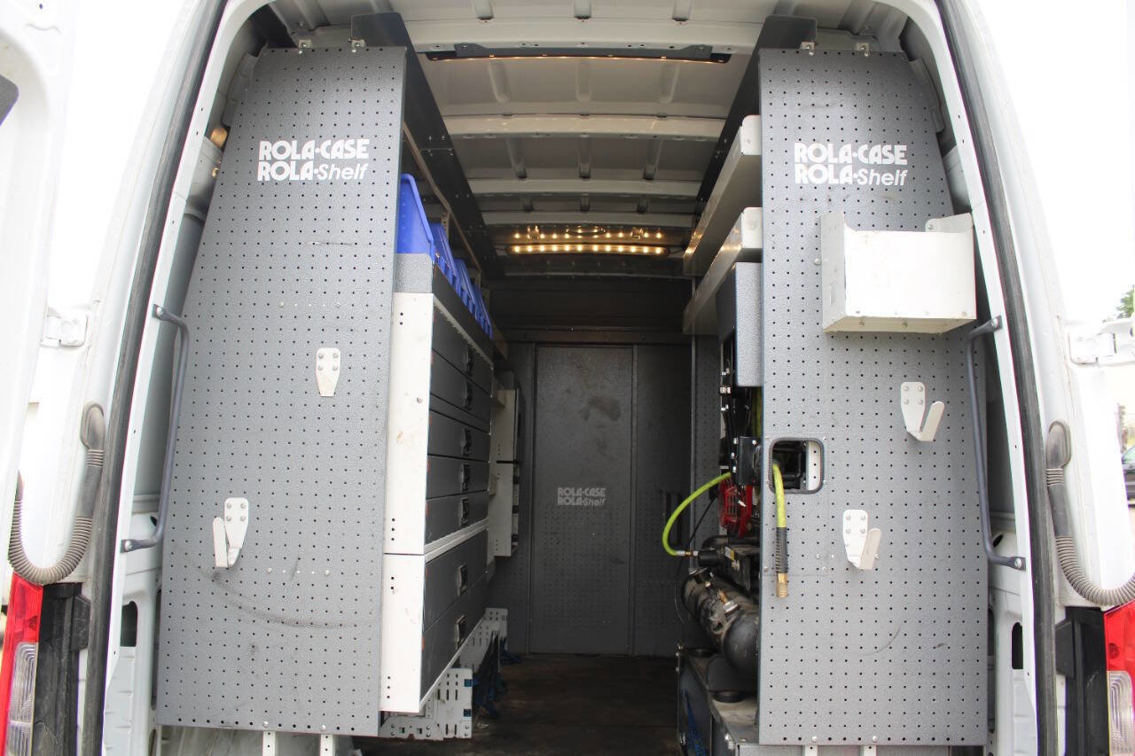 Used 2021 Freightliner Sprinter 2500 RWD image 12