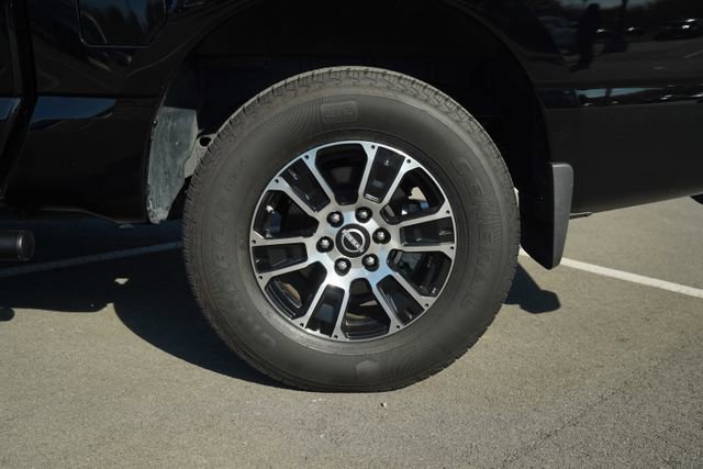 Used 2024 Nissan Titan SV w/ SV Convenience Package image 40