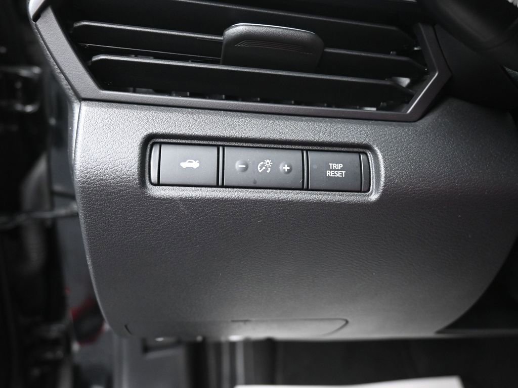 Used 2025 Nissan Altima 2.5 SV image 11