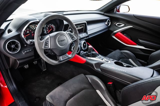 Used 2017 Chevrolet Camaro SS RWD image 3