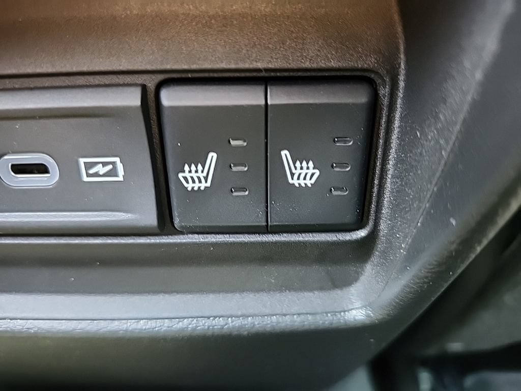 New 2026 Jeep Grand Cherokee Limited w/ Luxury Tech Group II RWD image 28