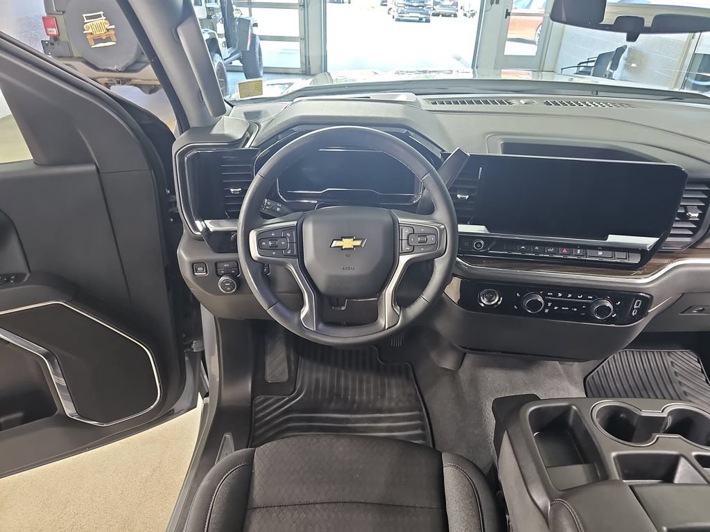 Certified 2024 Chevrolet Silverado 1500 LT AWD/4WD image 19