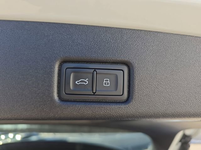 Used 2025 Audi Q5 Premium Plus image 16