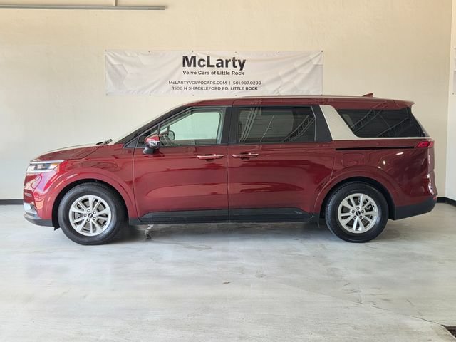 Used 2024 Kia Carnival LX FWD image 2