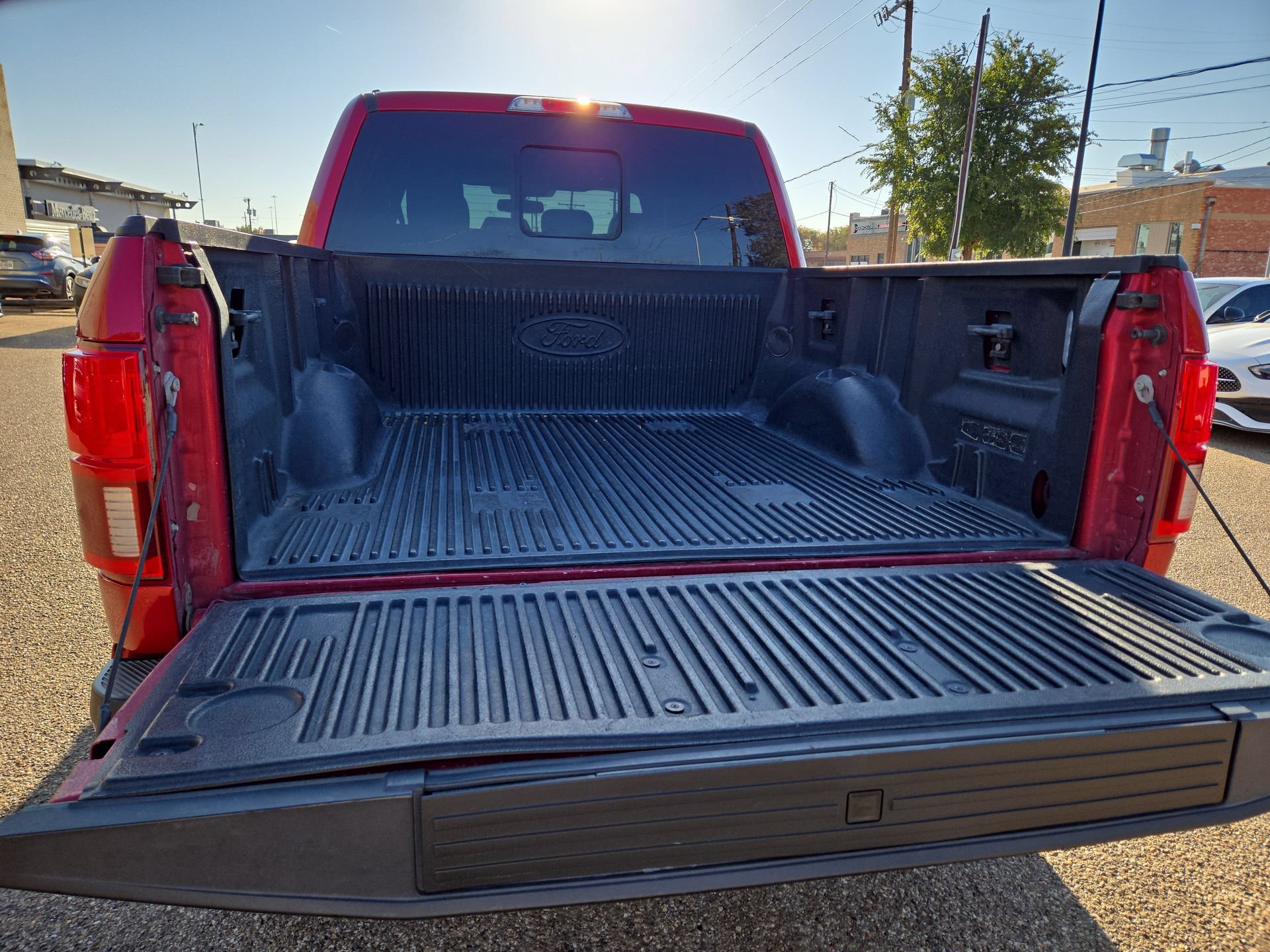 Used 2020 Ford F150 Platinum w/ Equipment Group 701A Luxury AWD/4WD image 12