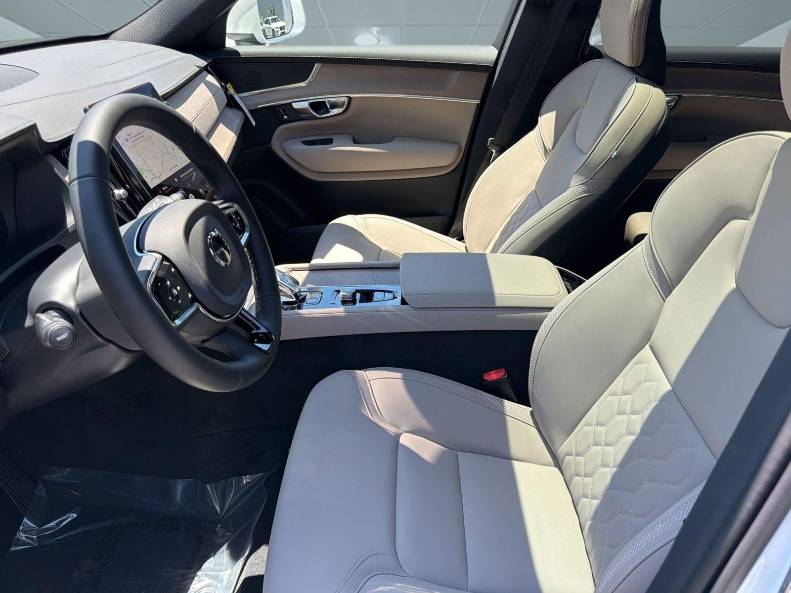New 2026 Volvo XC90 B5 Plus w/ Protection Package AWD/4WD image 5