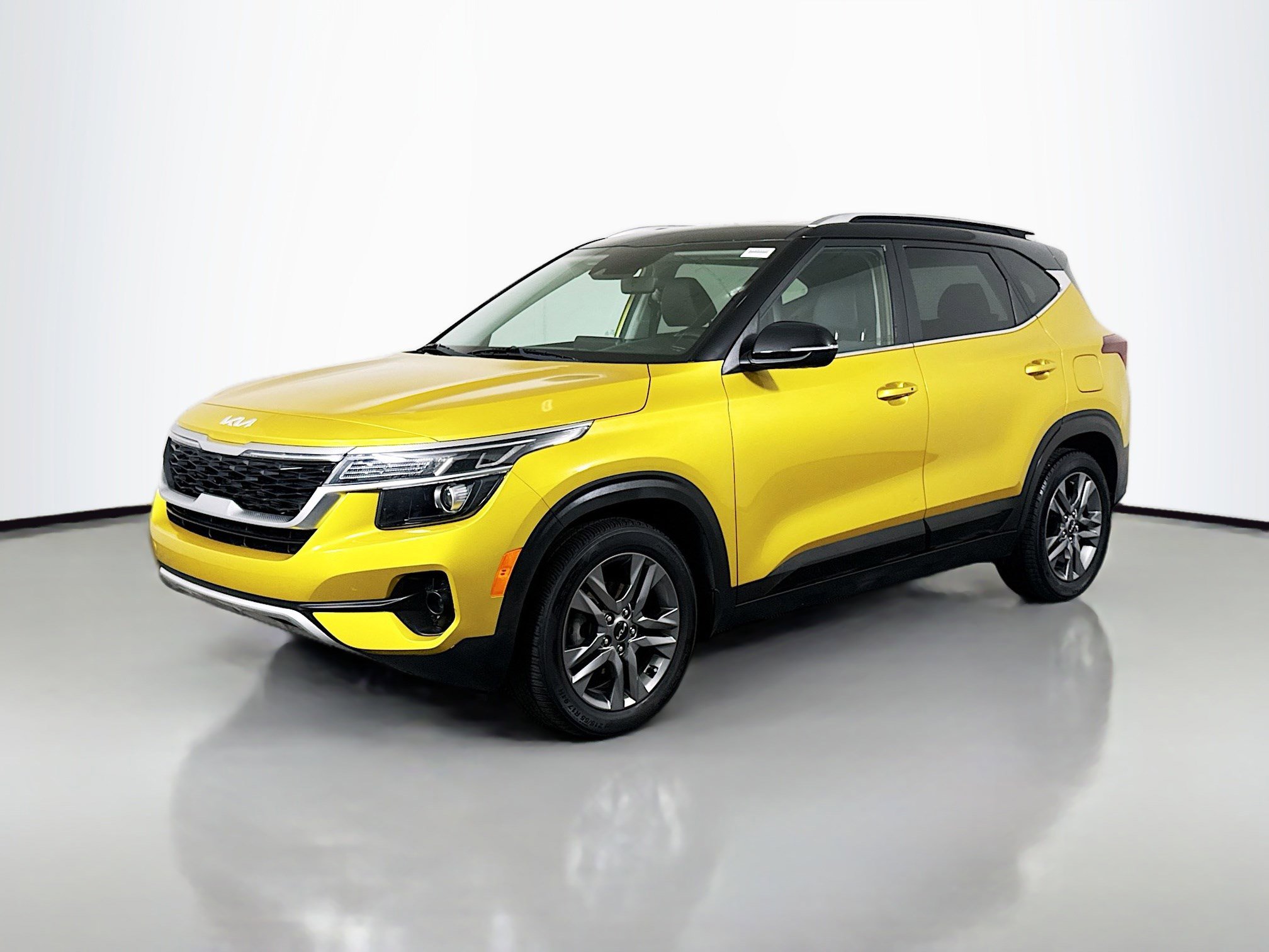 Used 2023 Kia Seltos S FWD image 4