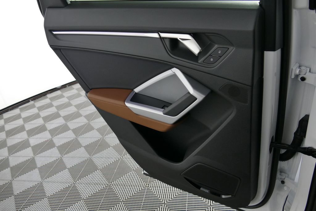 Certified 2025 Audi Q3 2.0T Premium Plus w/ Premium Plus Package AWD/4WD image 5