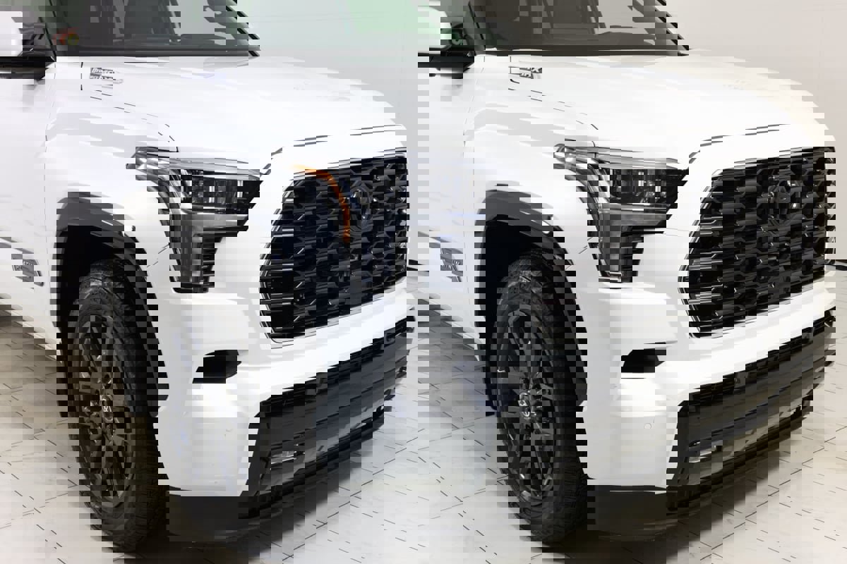 Used 2025 Toyota Sequoia Platinum image 37