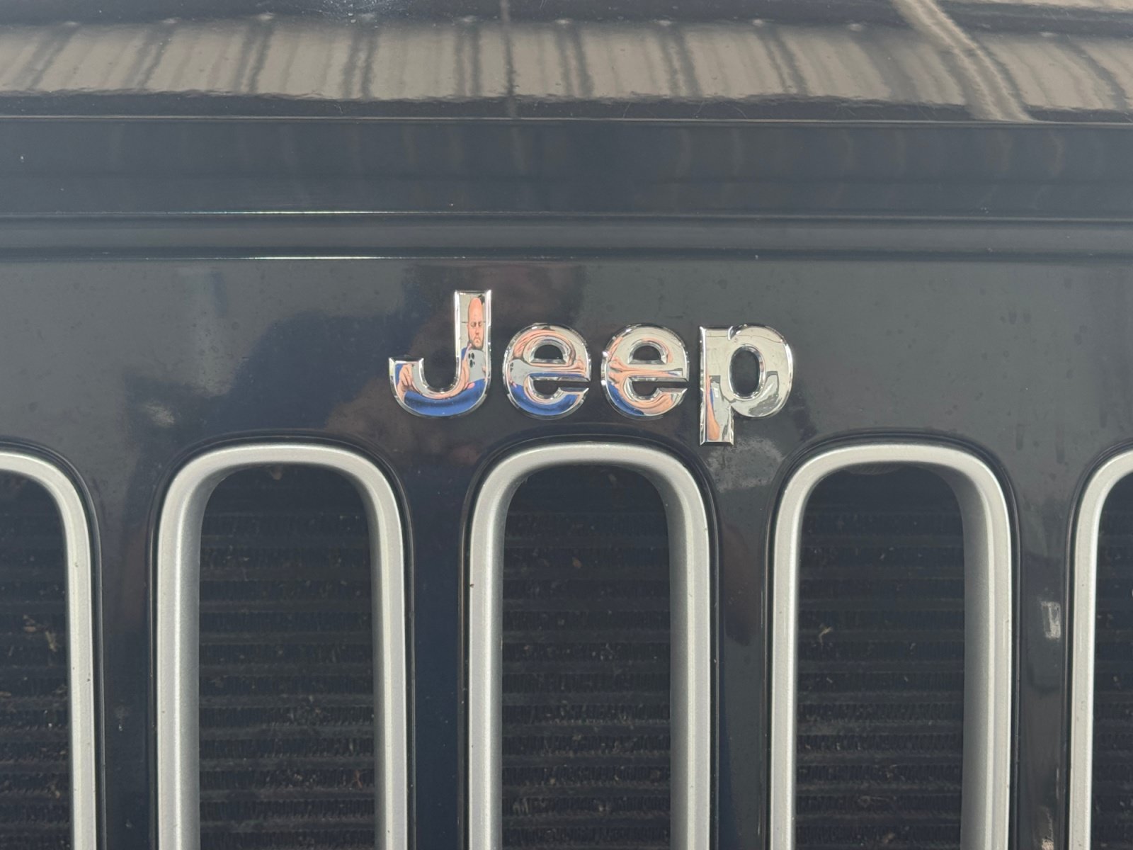 Used 2016 Jeep Wrangler Unlimited Sahara w/ Connectivity Group AWD/4WD image 33