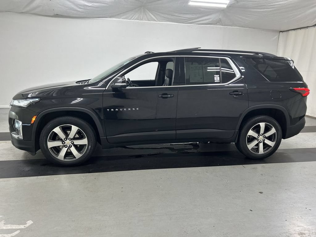 Used 2022 Chevrolet Traverse LT w/ LT Premium Package AWD/4WD image 6