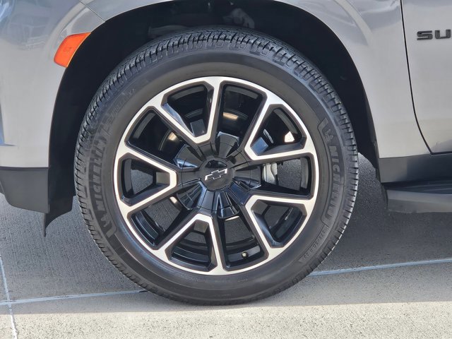 Used 2021 Chevrolet Suburban RST w/ Luxury Package image 23