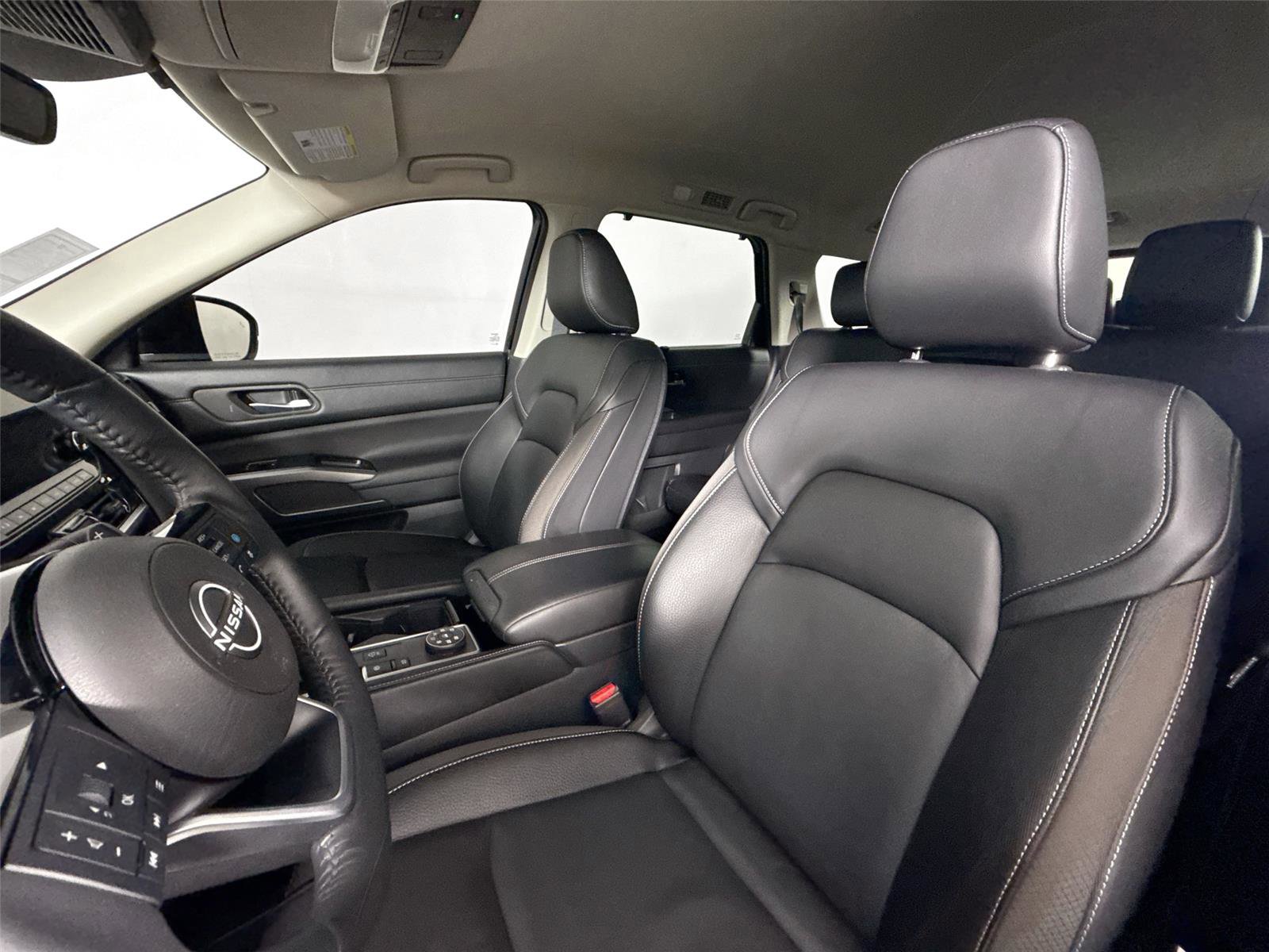 Used 2024 Nissan Pathfinder SL image 15
