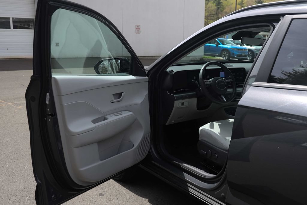 Used 2024 Hyundai Kona SEL AWD/4WD image 24