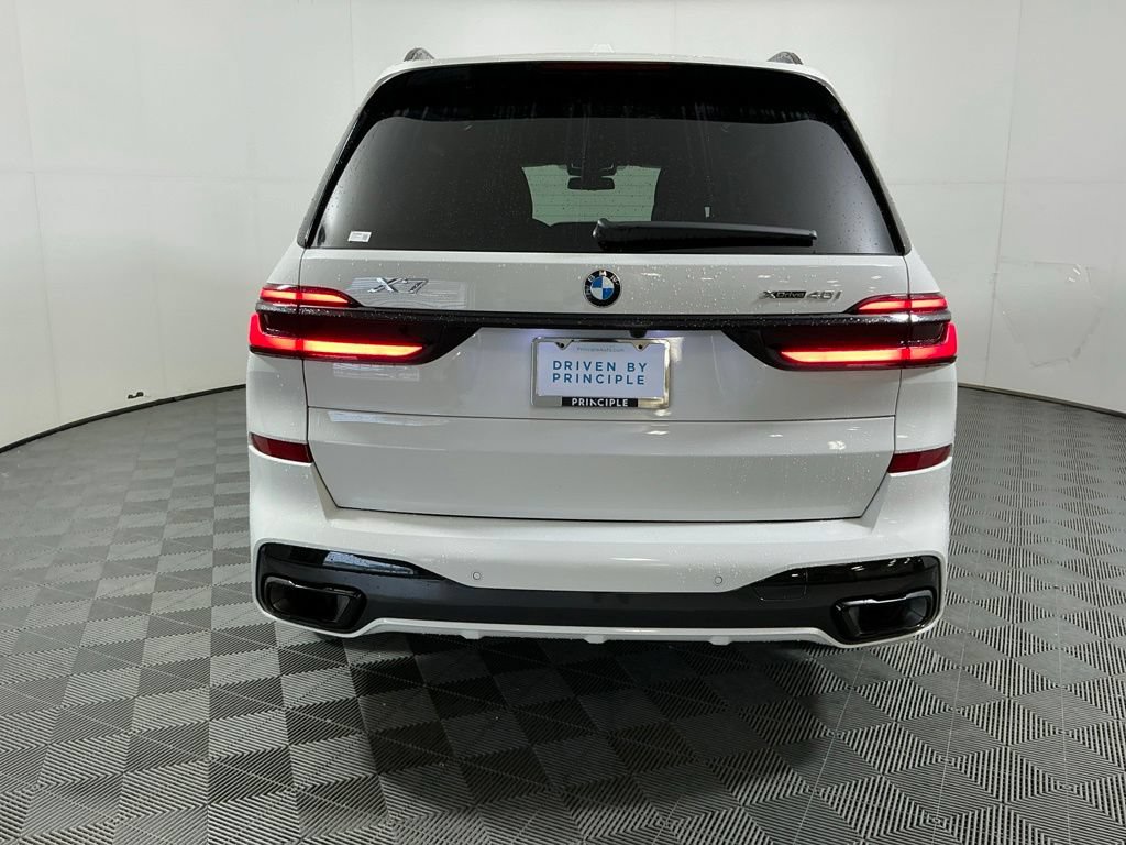 Certified 2026 BMW X7 xDrive40i w/ M Sport Package AWD/4WD image 6