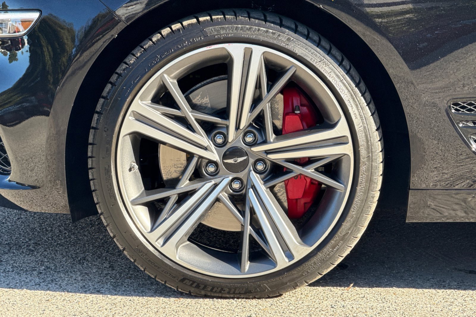 Used 2025 Genesis G70 3.3T Advanced w/ Sport Prestige Package image 27