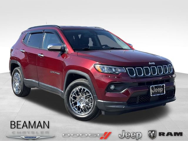 Used 2022 Jeep Compass Latitude image 1