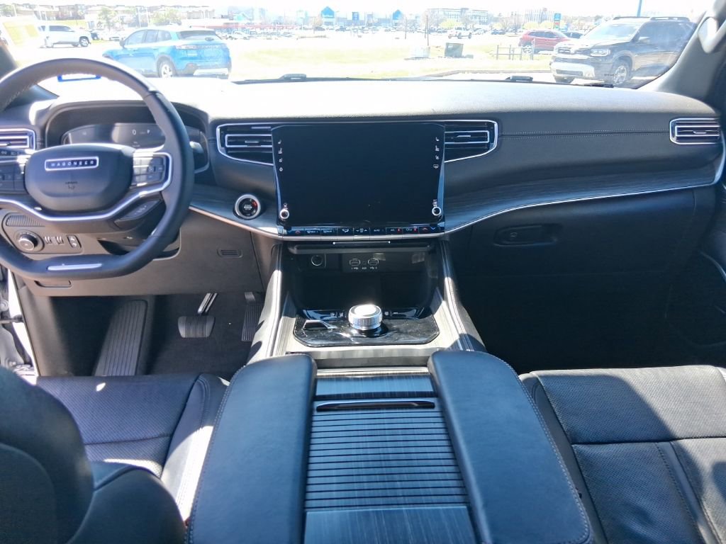 Used 2024 Jeep Wagoneer Series II w/ Flexible Seating Group image 15