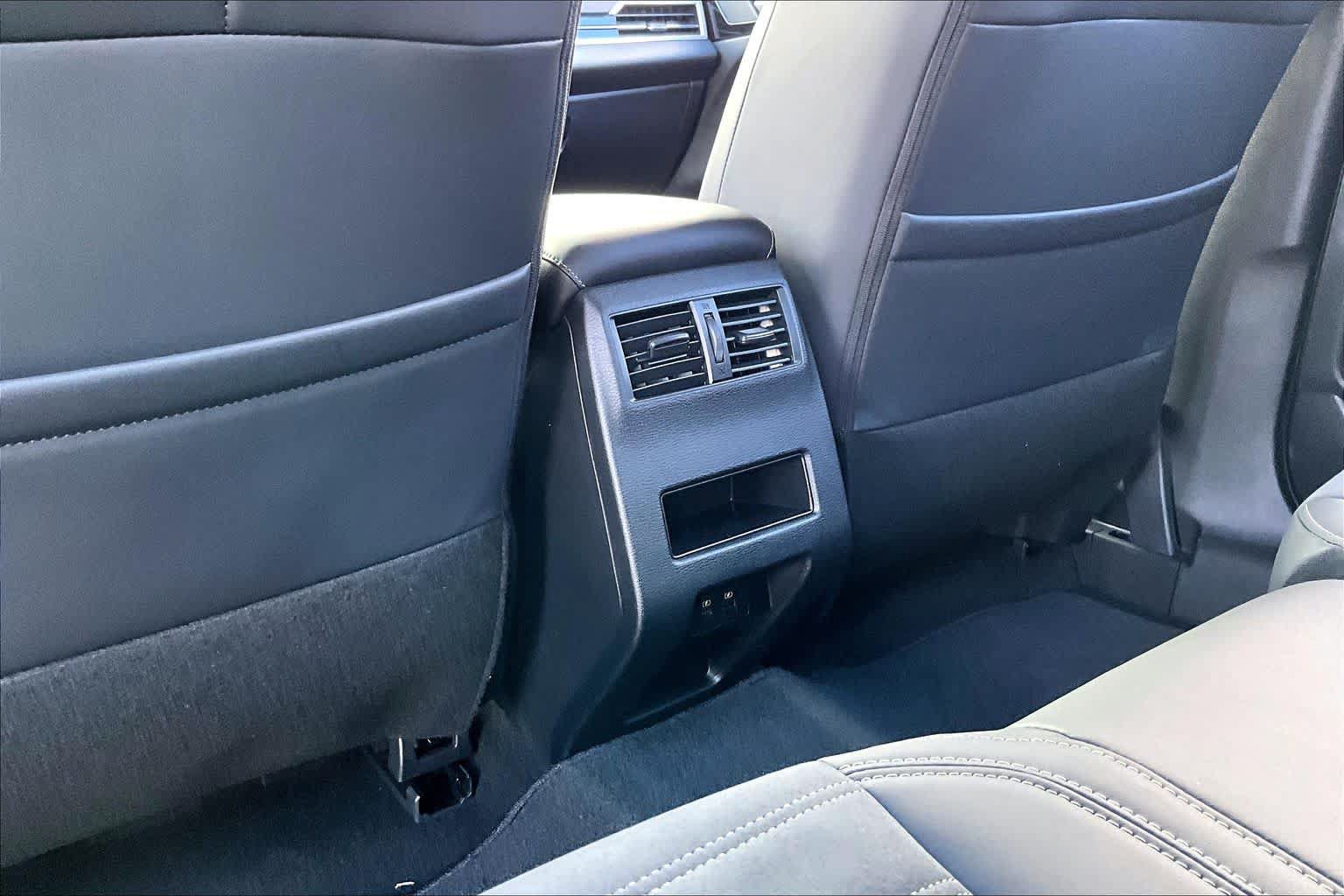 Used 2026 Nissan Rogue SL w/ Family Package AWD/4WD image 19