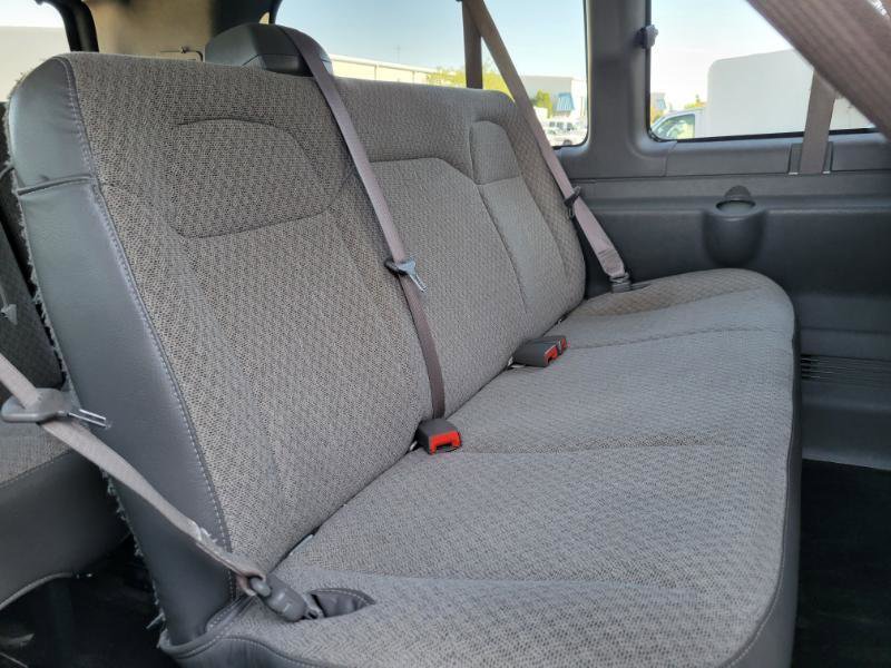 Used 2018 Chevrolet Express 3500 LS RWD image 42