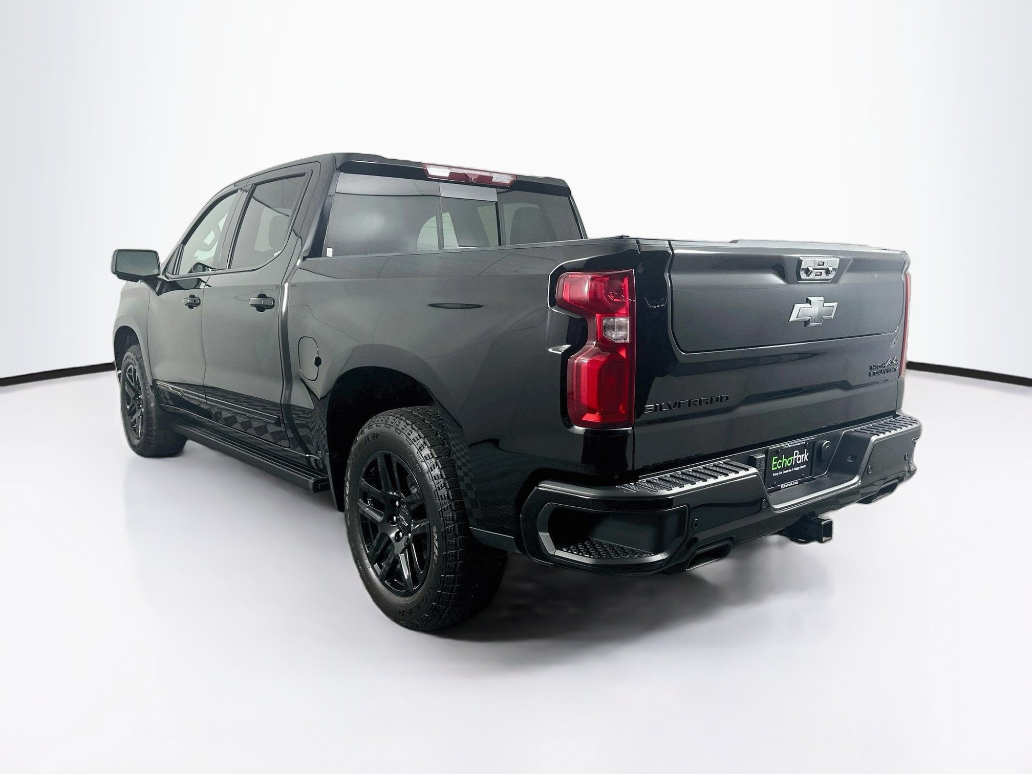 Used 2024 Chevrolet Silverado 1500 High Country w/ Midnight Edition AWD/4WD image 5