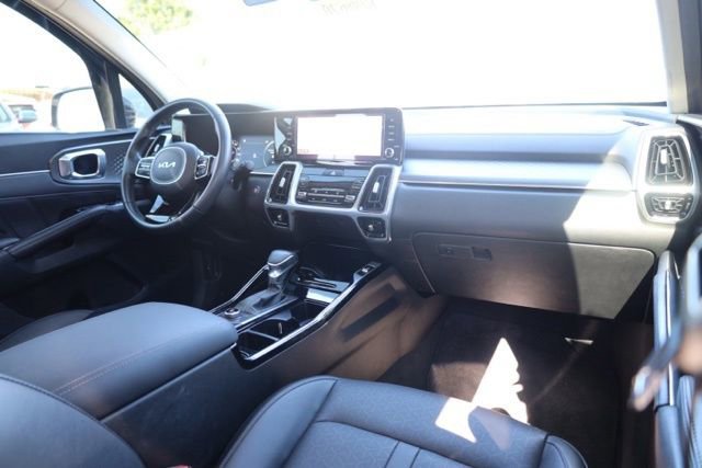 Used 2023 Kia Sorento SX image 40