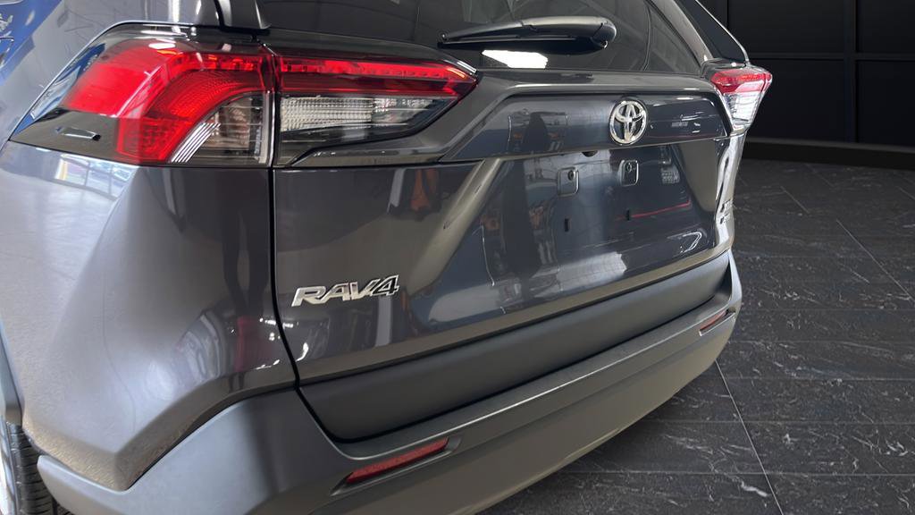 Used 2020 Toyota RAV4 XLE w/ All Weather Liner Package AWD/4WD image 34