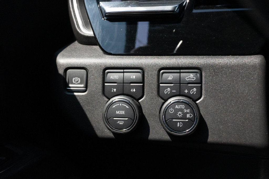 Used 2023 Chevrolet Silverado 1500 LT Trail Boss w/ LT Trail Boss Premium Package AWD/4WD image 29