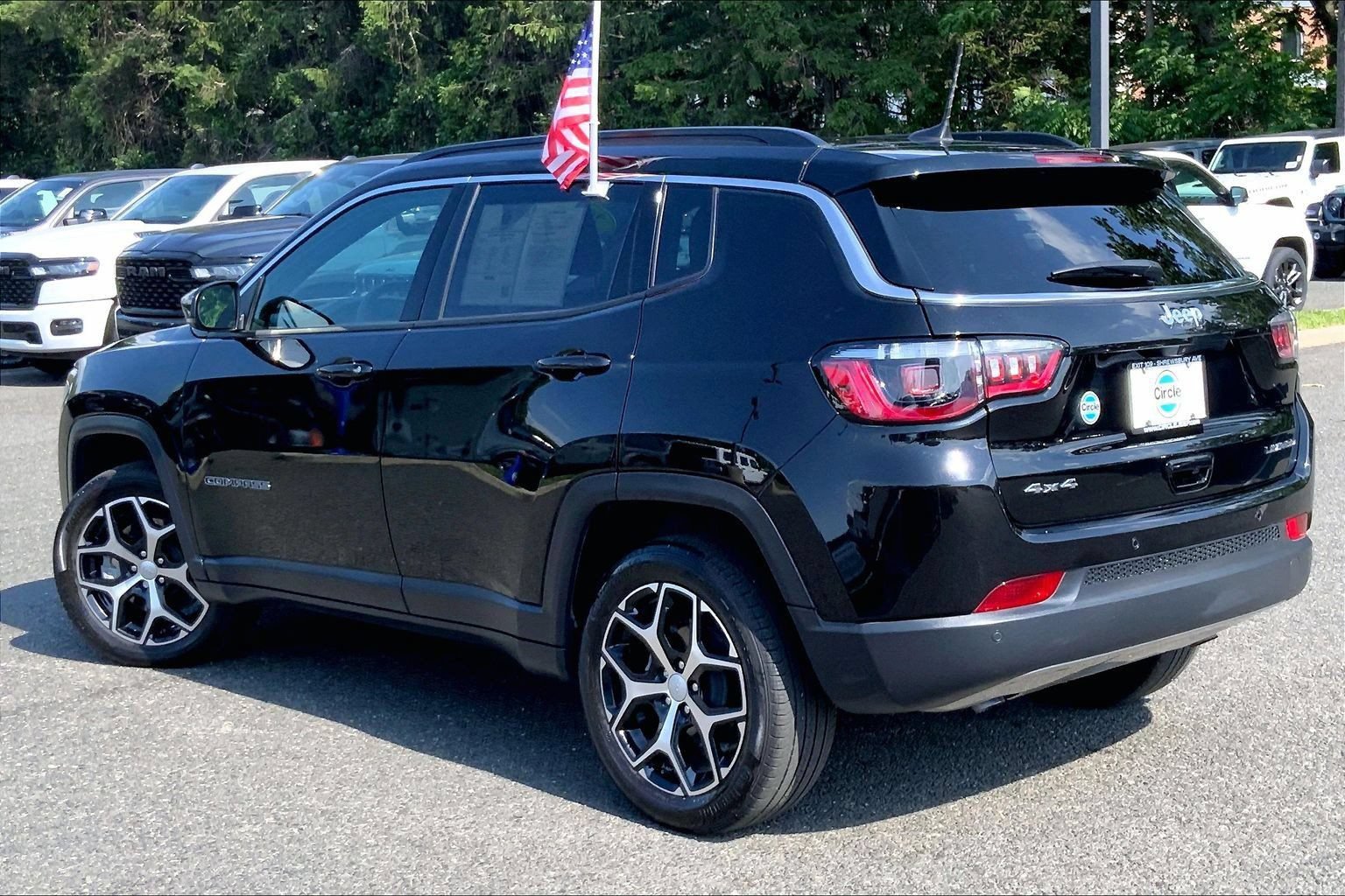 Certified 2024 Jeep Compass Limited w/ Sun and Sound Group AWD/4WD image 11