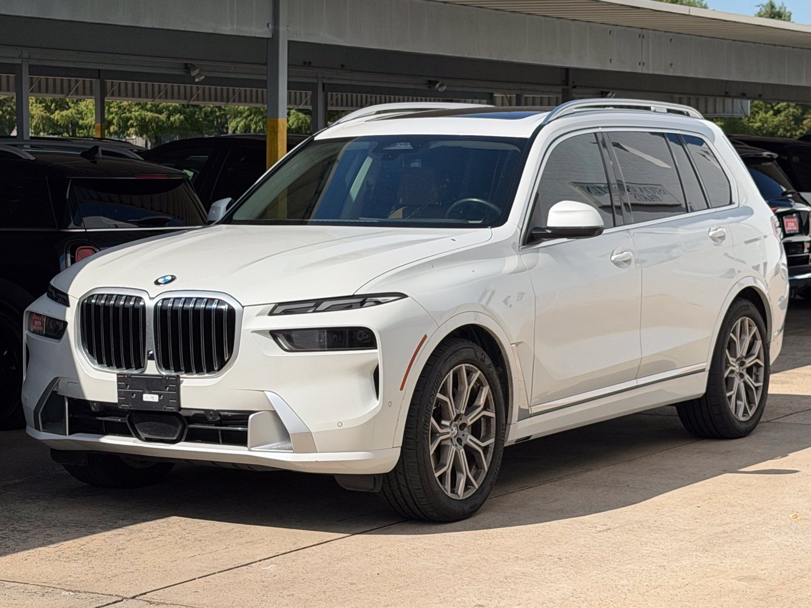 Used 2023 BMW X7 xDrive40i w/ Premium Package AWD/4WD image 1