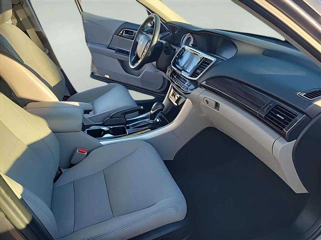 Used 2017 Honda Accord EX-L image 20