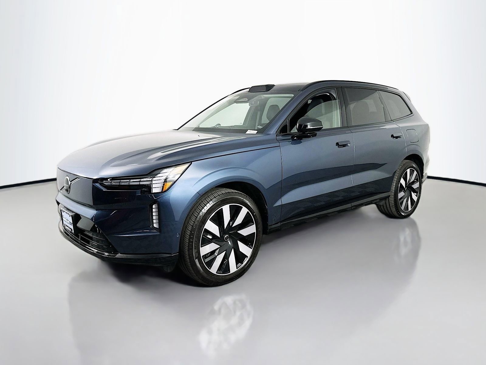 Used 2025 Volvo EX90 Ultra AWD/4WD image 3