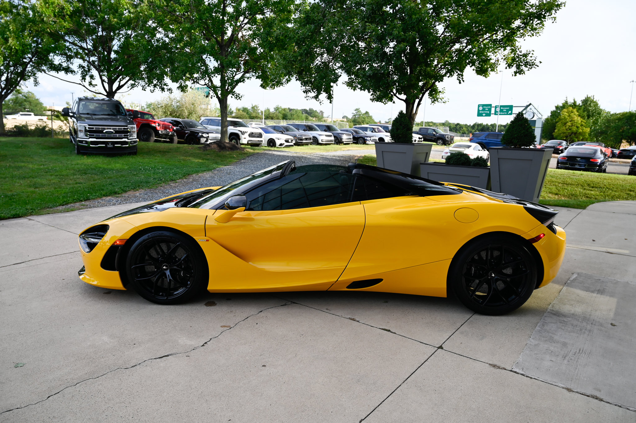 Used 2020 McLaren 720S Performance RWD image 24