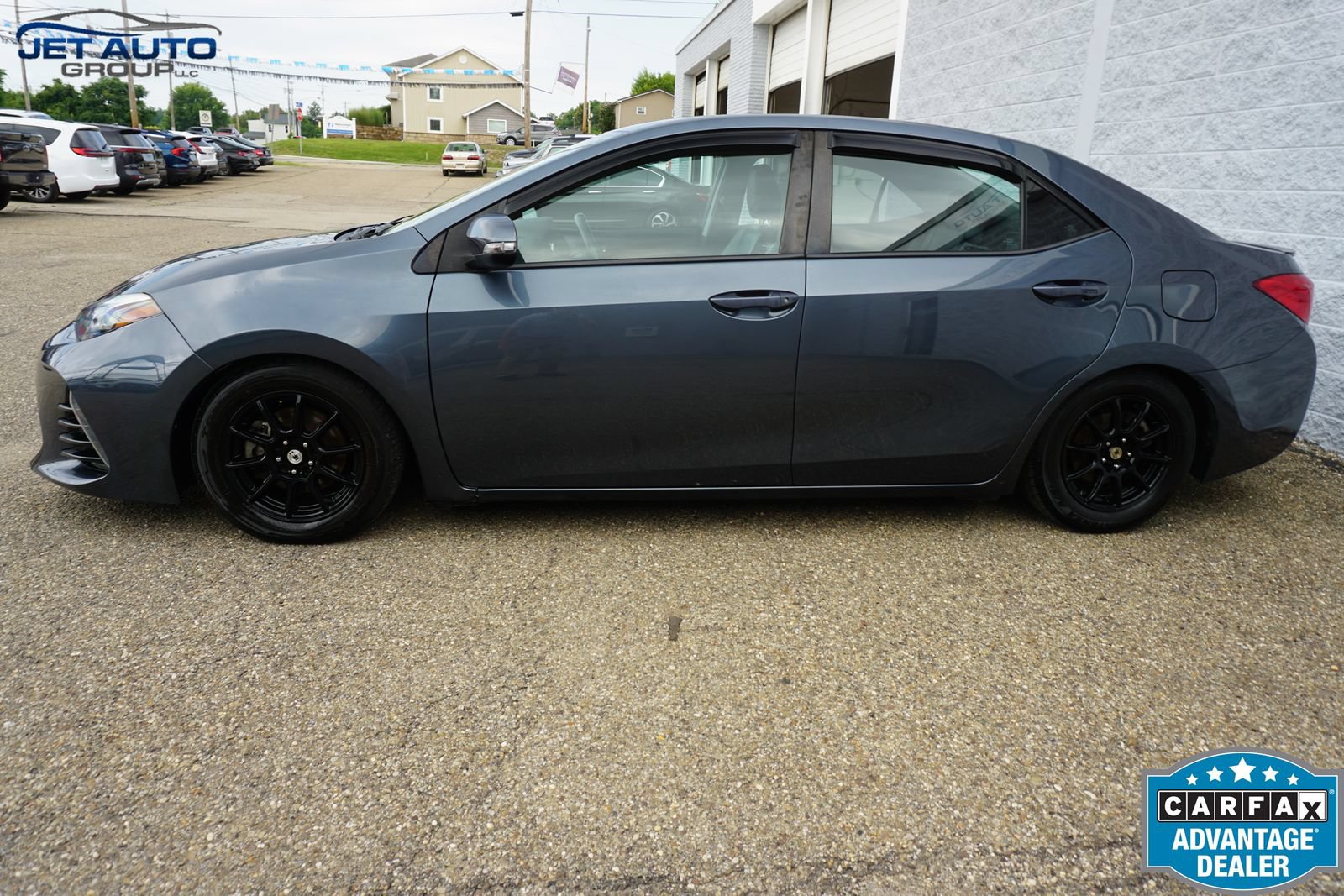 Used 2017 Toyota Corolla SE FWD image 4