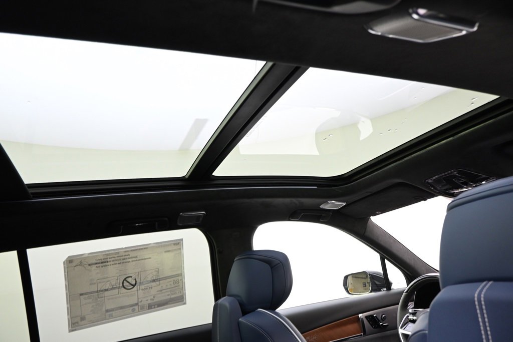 New 2026 Cadillac Vistiq Premium Luxury w/ LPO, Floor Liner Package image 17