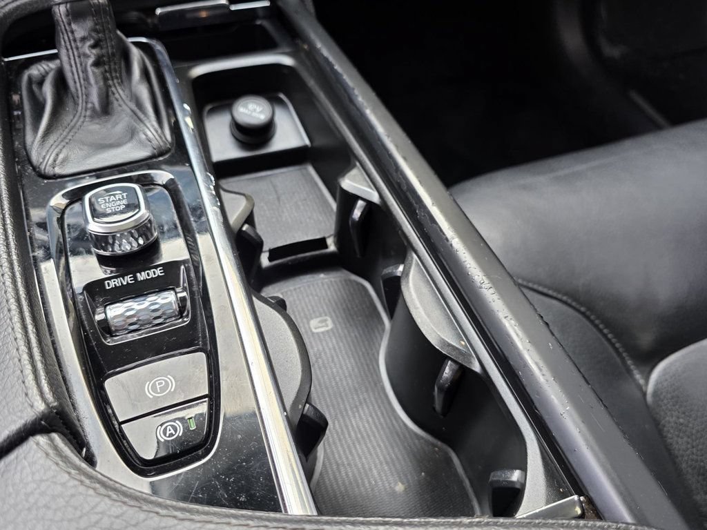 Used 2018 Volvo XC90 T6 Momentum w/ Convenience Package AWD/4WD image 29