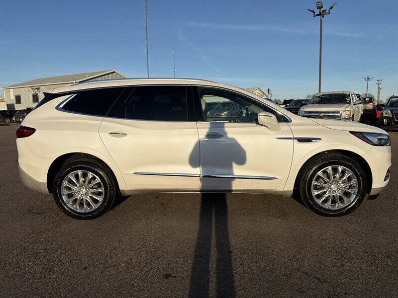 Used 2019 Buick Enclave Premium w/ Experience Buick Package AWD/4WD image 7