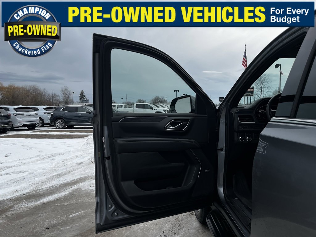 Used 2022 GMC Yukon SLT w/ SLT Premium Package image 21