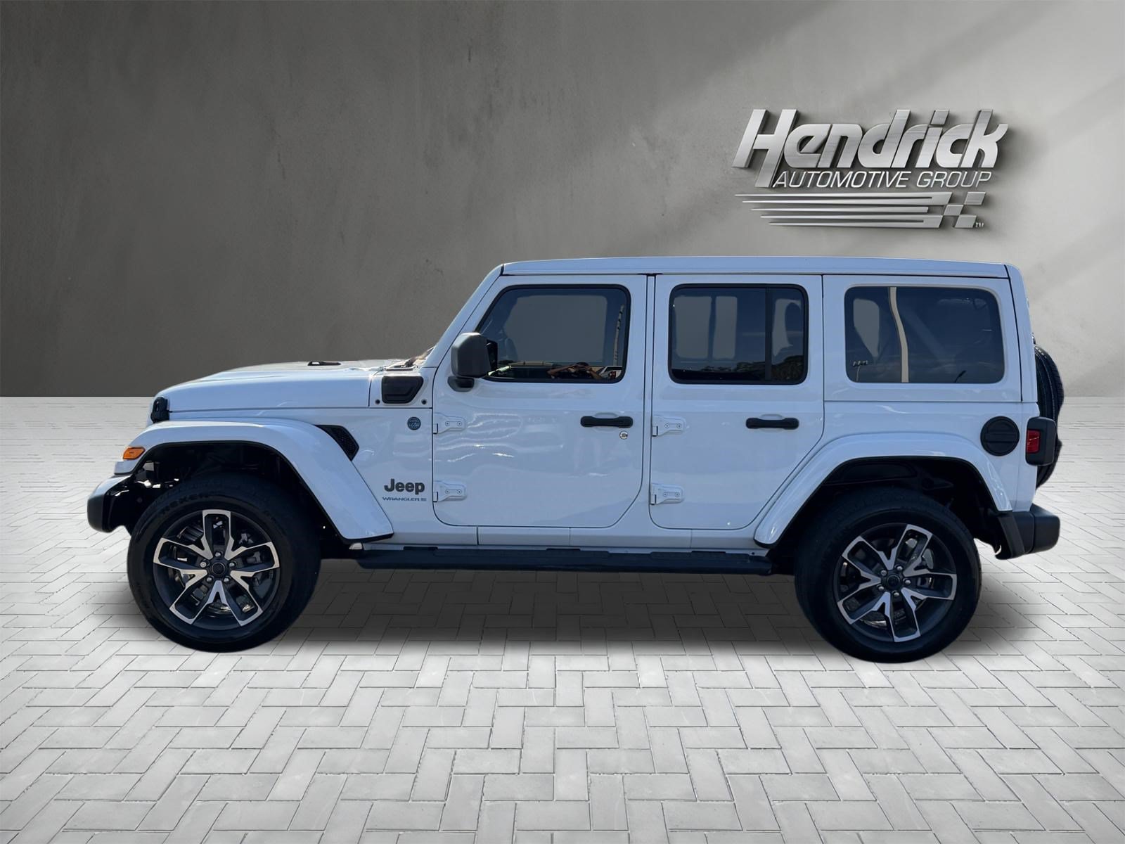 Used 2024 Jeep Wrangler Unlimited w/ Convenience Group AWD/4WD image 7