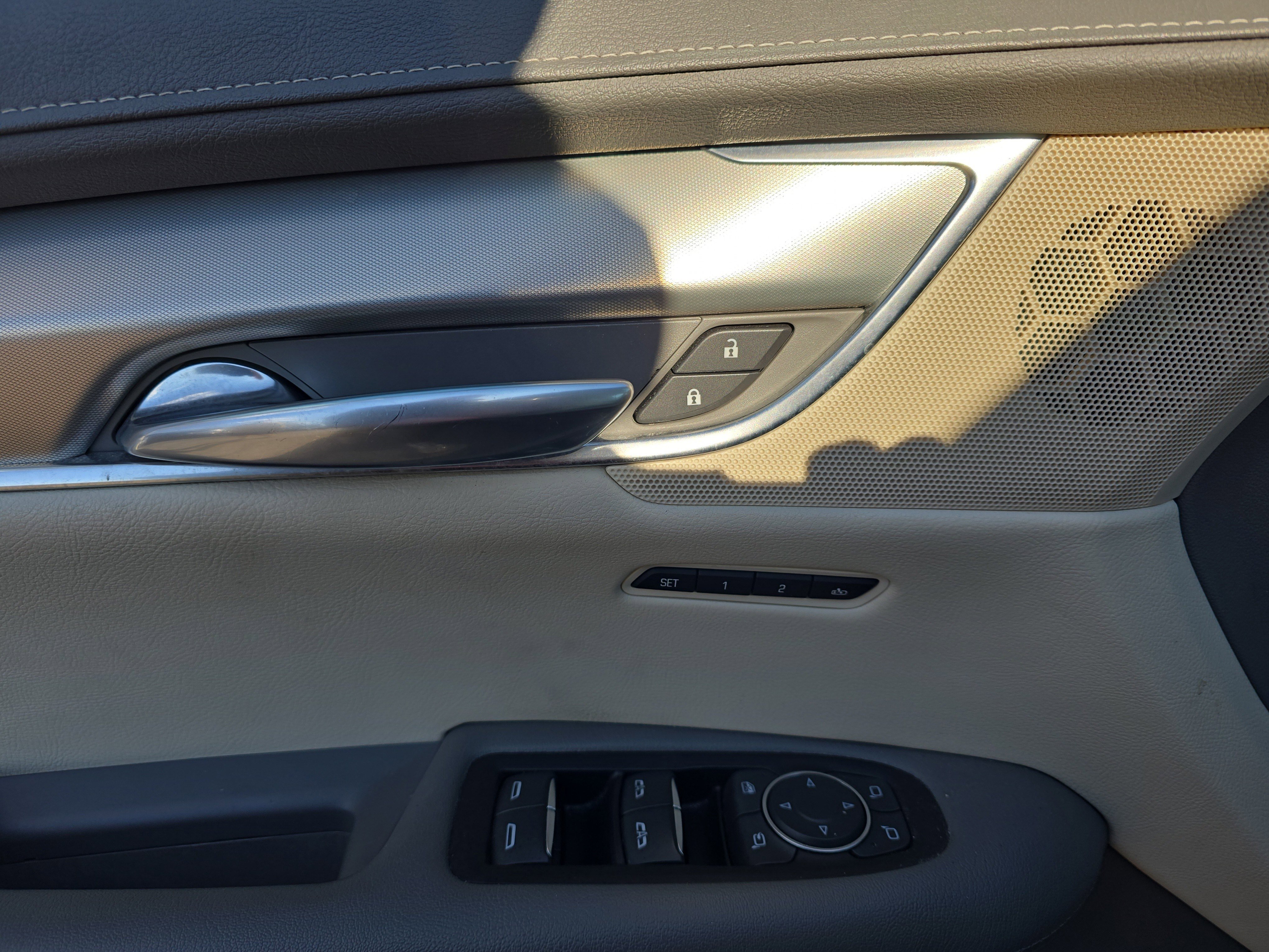 Used 2018 Cadillac XT5 Luxury w/ Driver Awareness Package image 20