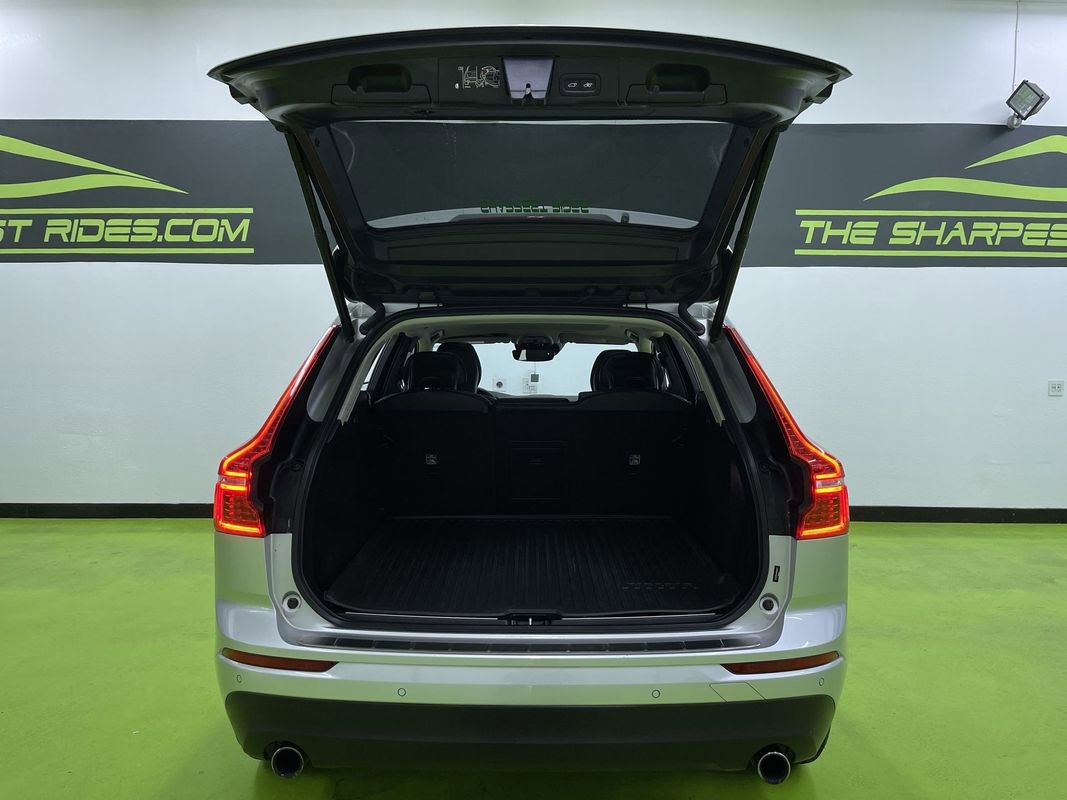 Used 2021 Volvo XC60 T5 Momentum w/ Premium Package FWD image 9