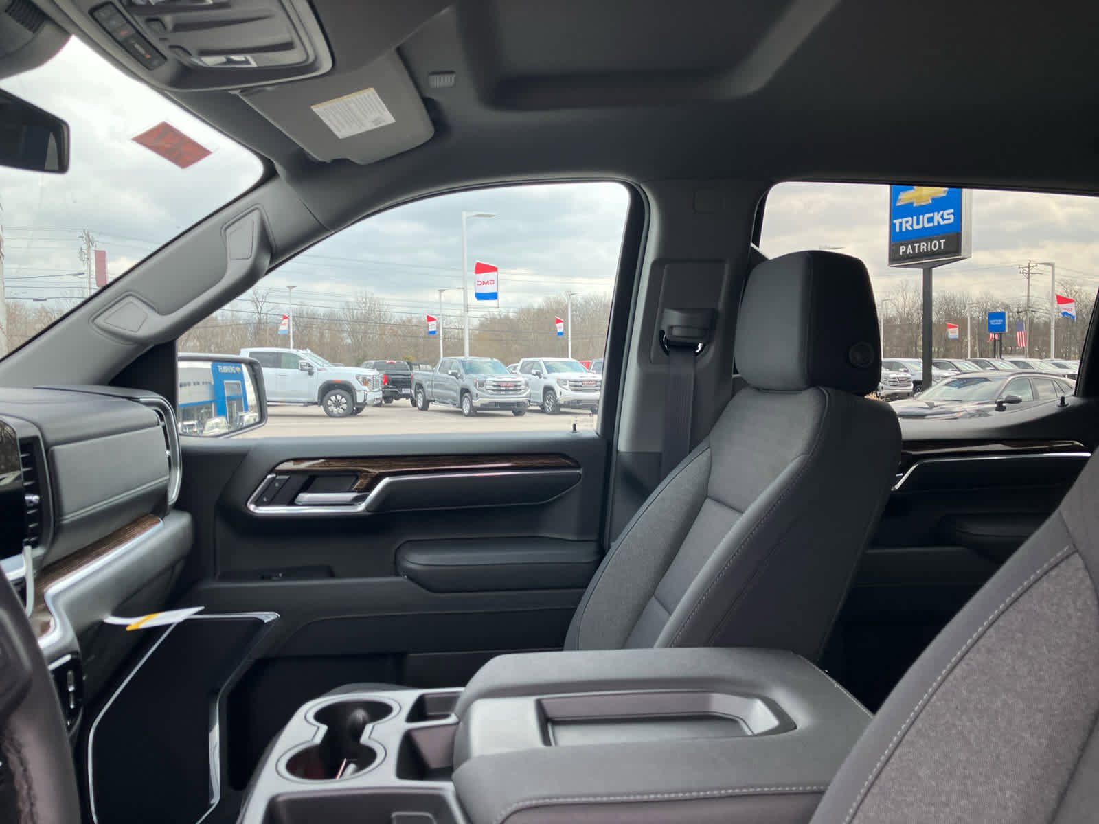 New 2026 GMC Sierra 1500 SLE w/ X31 Off-Road Package image 10