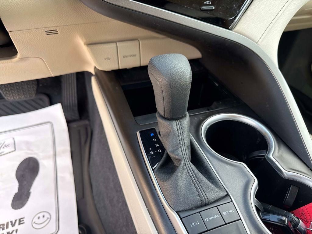 Used 2024 Toyota Camry LE w/ Convenience Package image 24