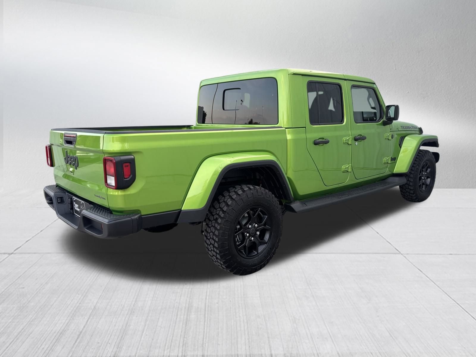 Used 2025 Jeep Gladiator Sport image 6
